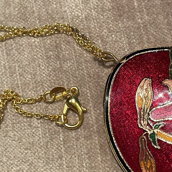 Vintage Lily Pendant Necklace Goldtone - Picture 4 of 7